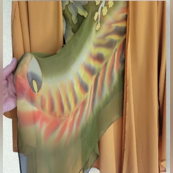 *SOLD* 2 PIECE Beautiful 100% silk poncho Mustard Yellow Shrug/kimono 2X-3X - Picture 4 of 15